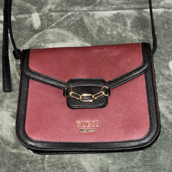 Guess Los Angeles Kaito Flap Crossbody Purse Women Wine Black Adjustable Strap - Picture 2 of 6